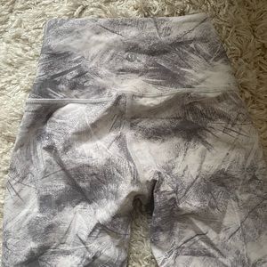 Lululemon White Printed Leggings